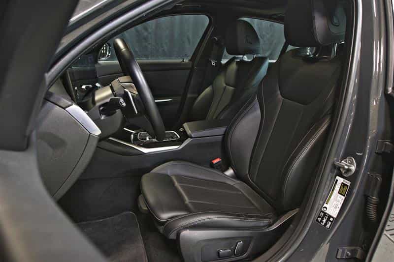 Image 16 BMW 3 Series 330i xDrive berline 2024