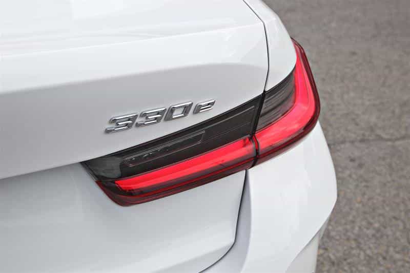 Image 8 BMW 330e Sedan 2024