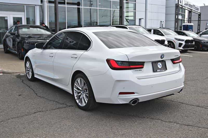 Image 10 BMW 330e Sedan 2024