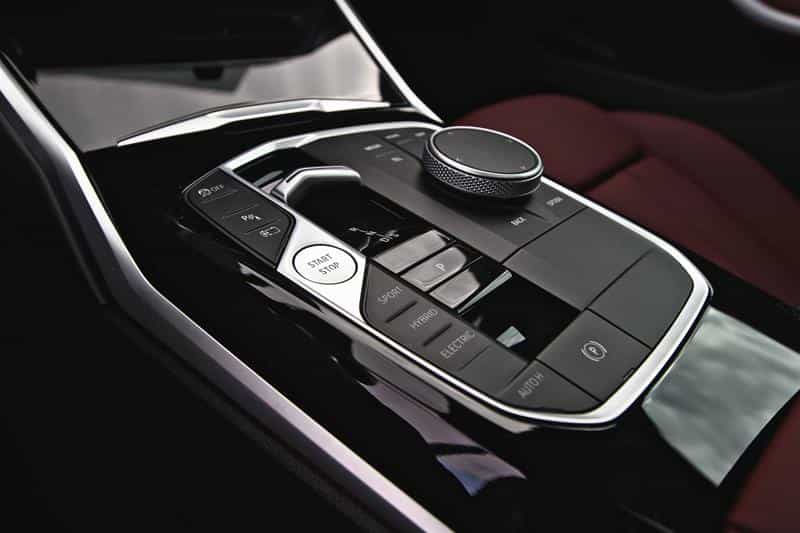 Image 12 BMW 330e Sedan 2024