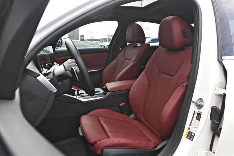 Image 16 BMW 330e Sedan 2024