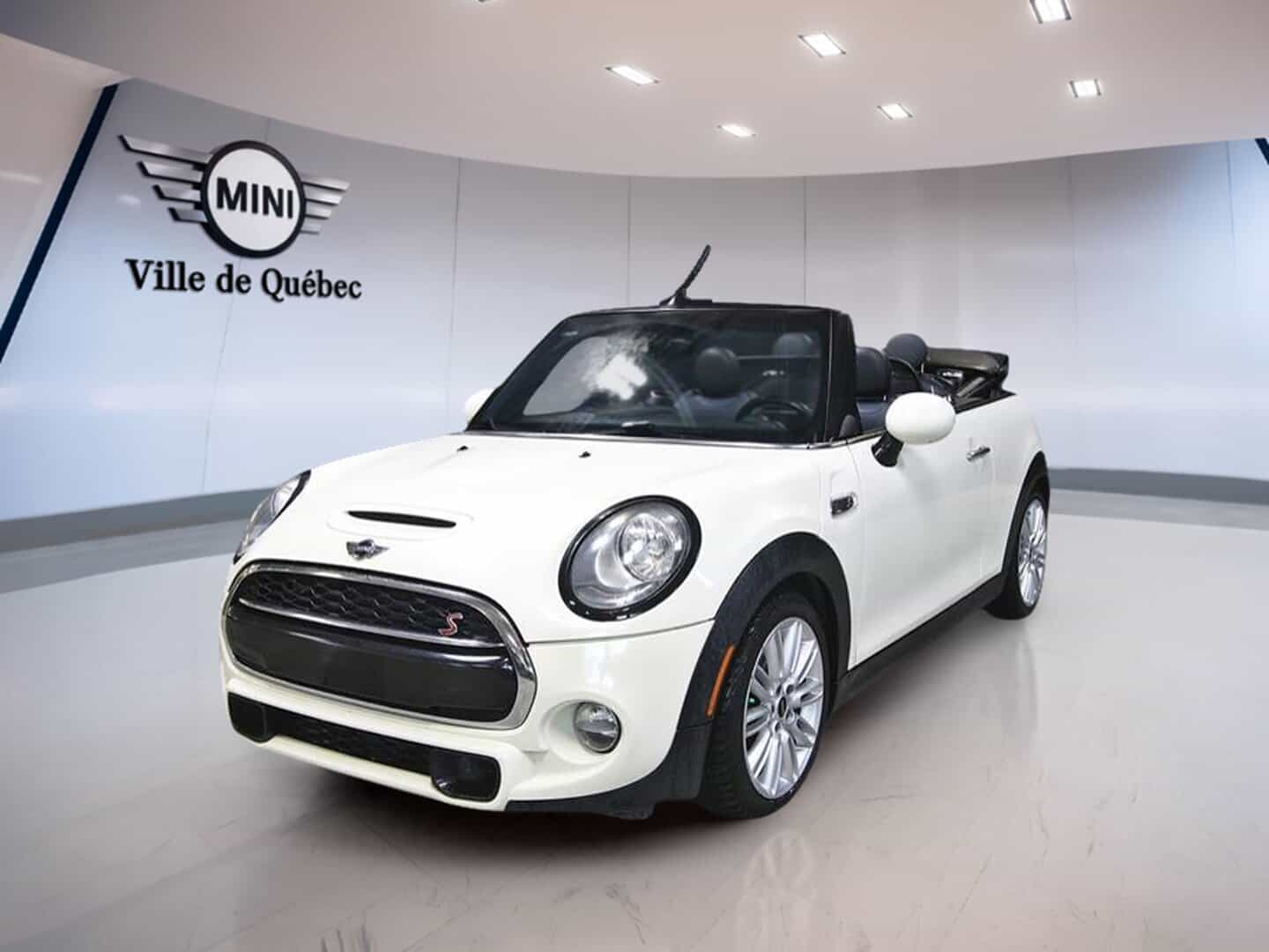 2016 Mini Convertible - Image 1
