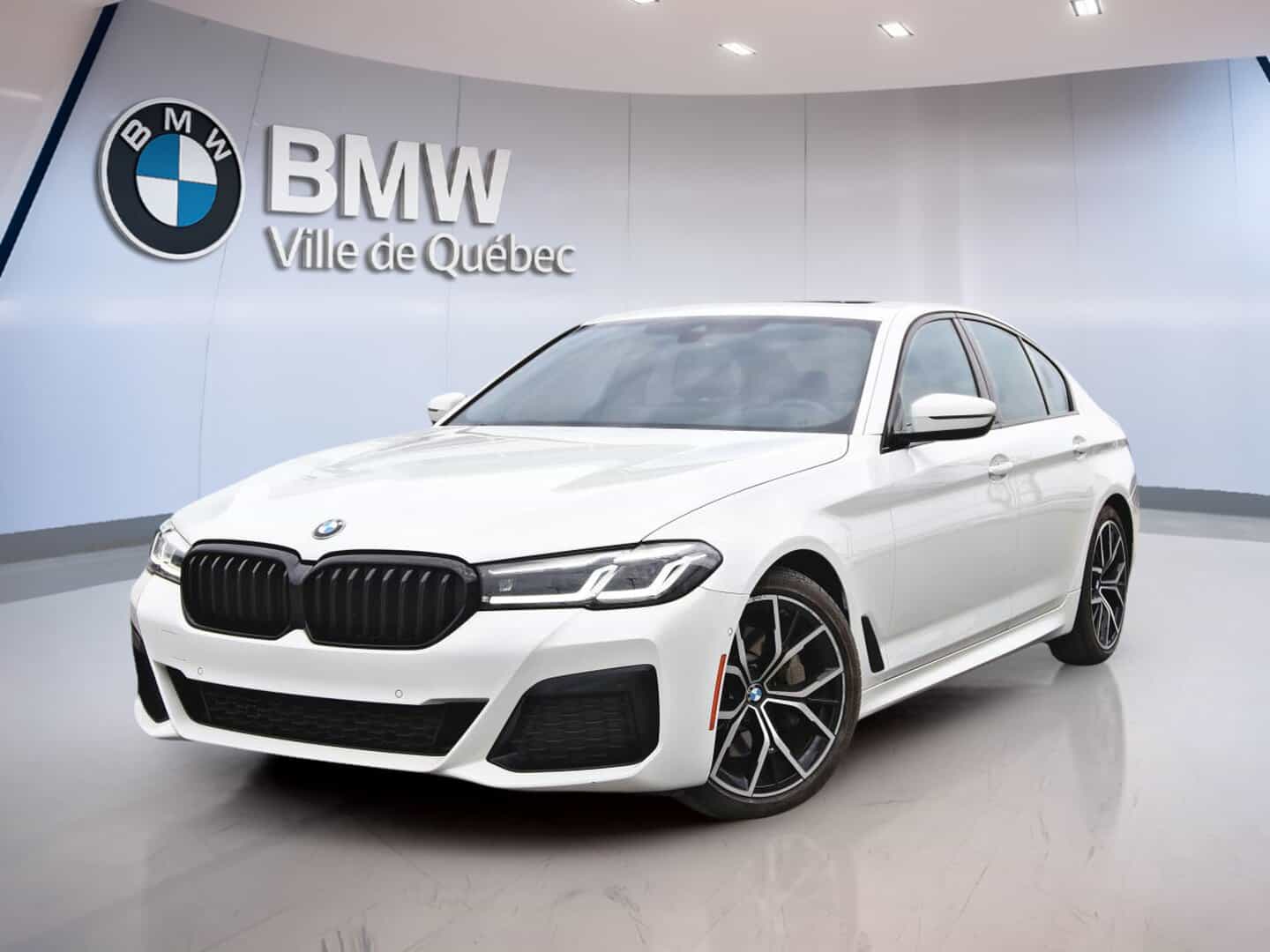 2022 BMW 5 Series xDrive Sedan - Image 1