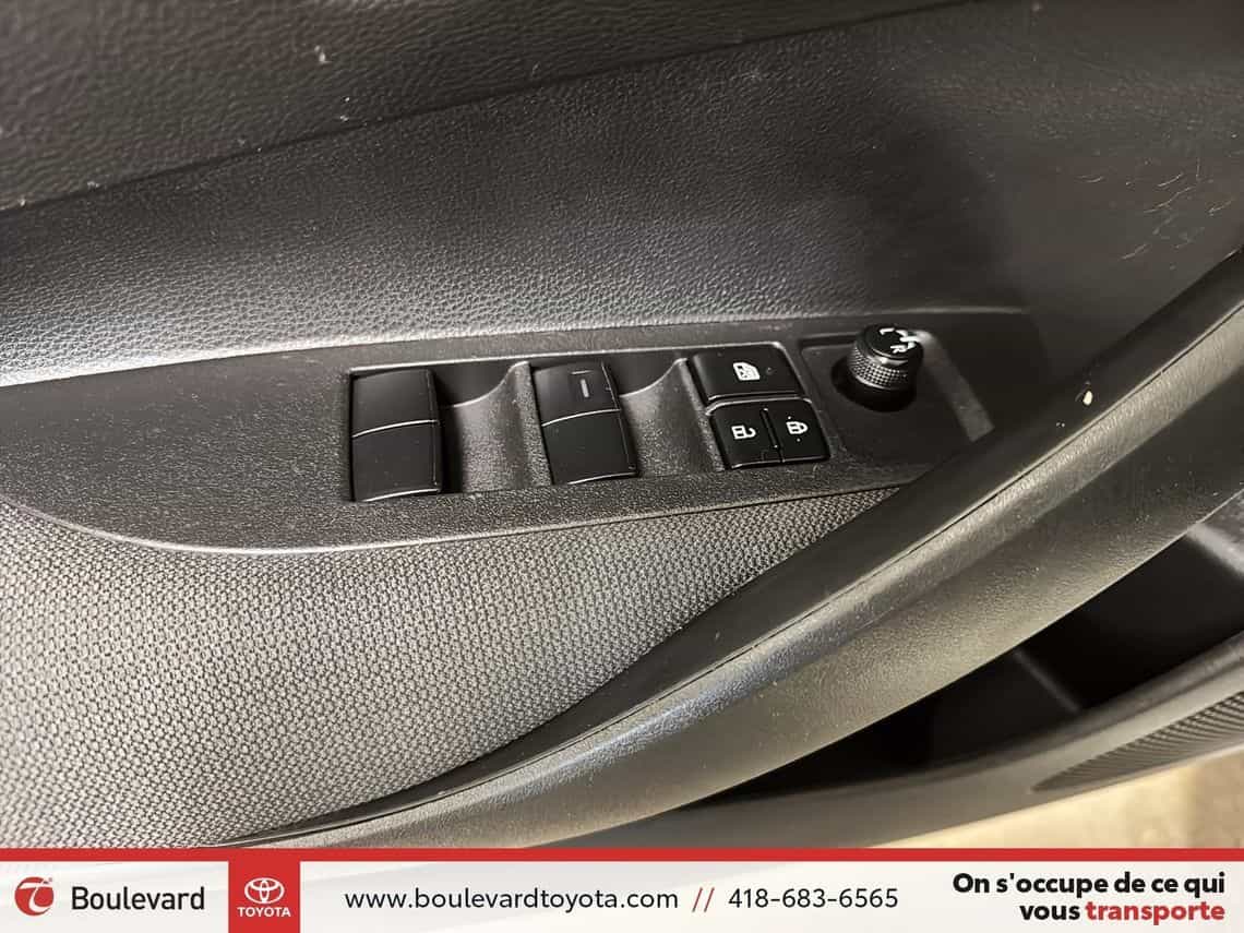 2022 Toyota Corolla L - Image 9