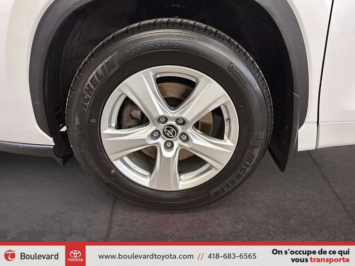 2023 Toyota Highlander Le - Image 8