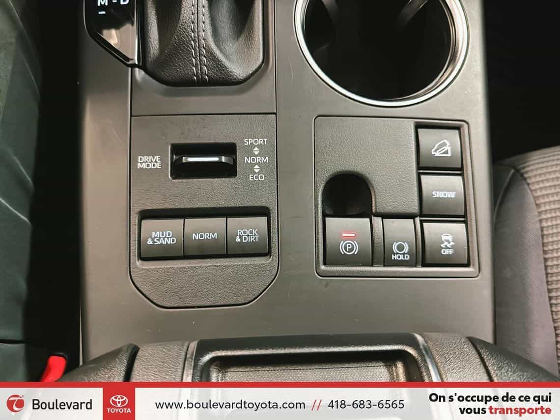 2023 Toyota Highlander Le - Image 16