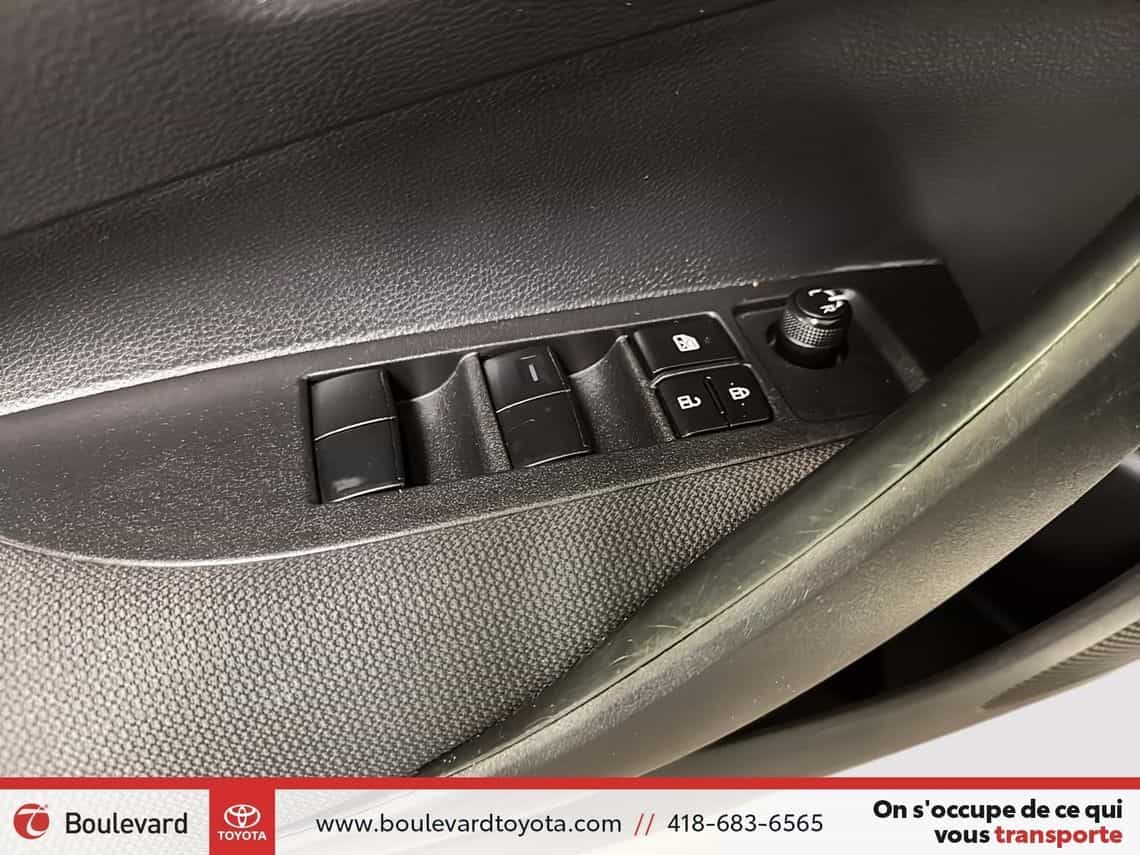 2022 Toyota Corolla L - Image 9