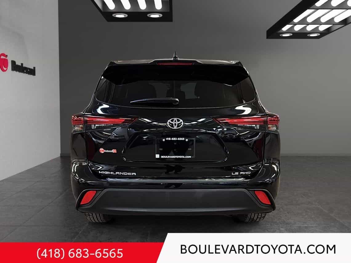 2024 Toyota Highlander Le - Image 9
