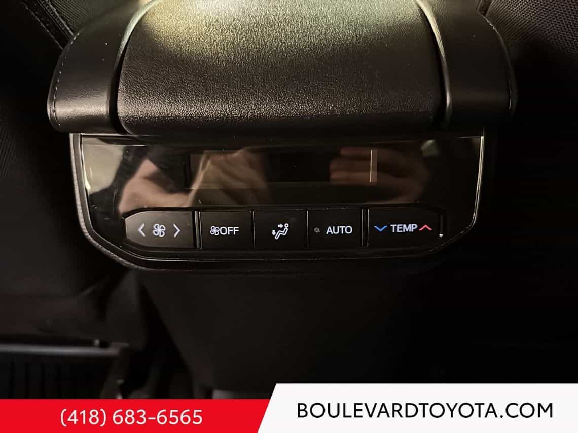 2024 Toyota Highlander Le - Image 26
