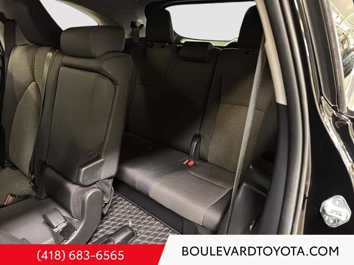 2024 Toyota Highlander Le - Image 28