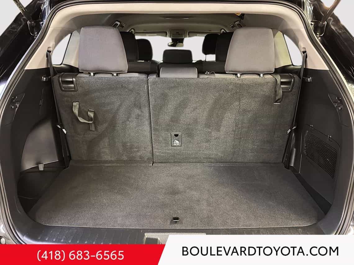 2024 Toyota Highlander Le - Image 29