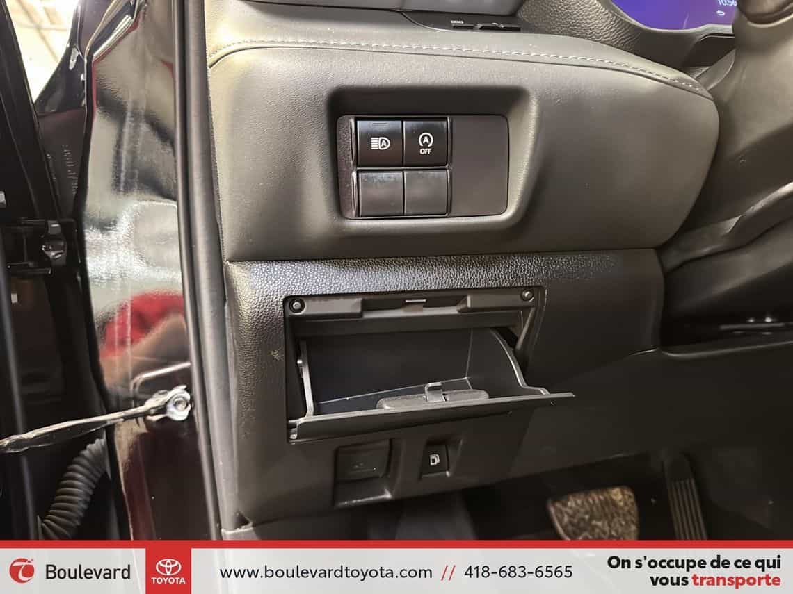 2024 Toyota Highlander Le - Image 14