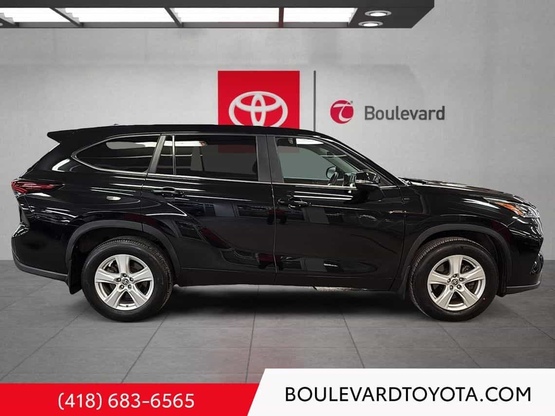 2024 Toyota Highlander Le - Image 3