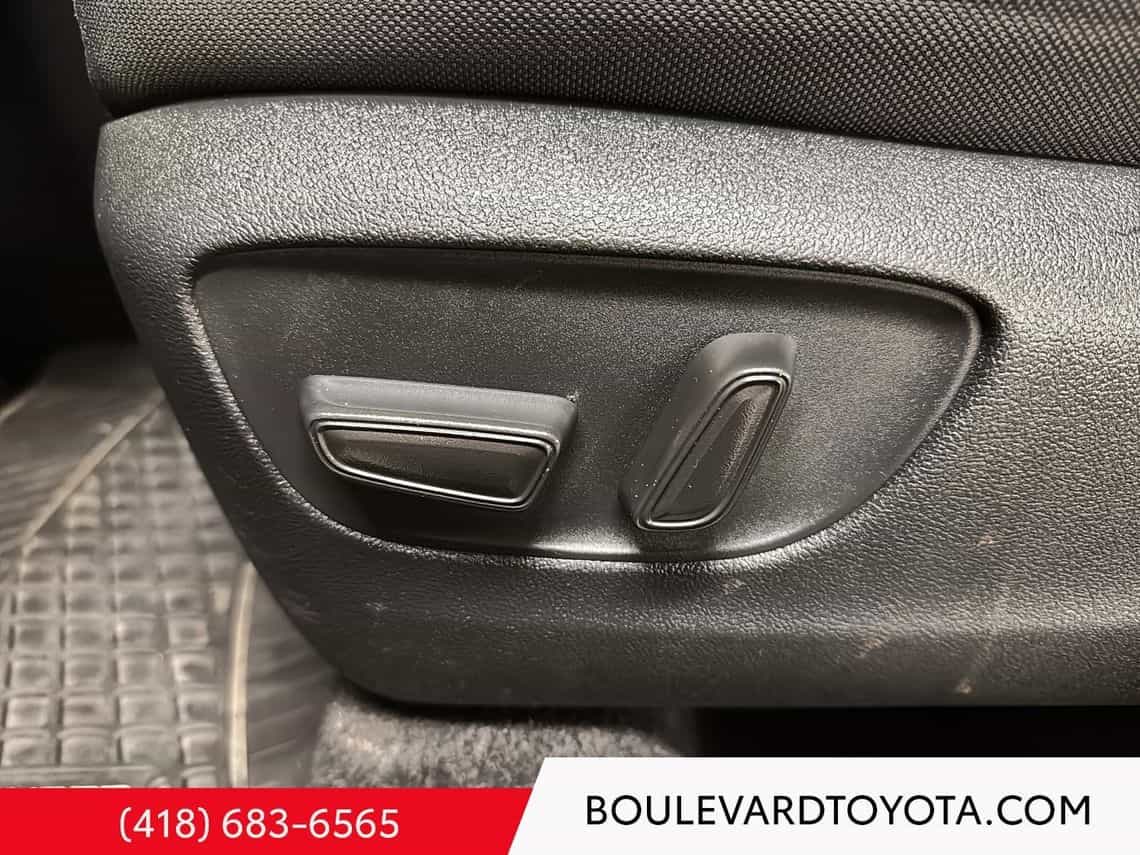 2024 Toyota Highlander Le - Image 5