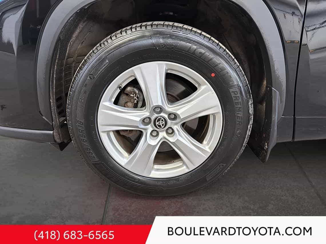 2024 Toyota Highlander Le - Image 17