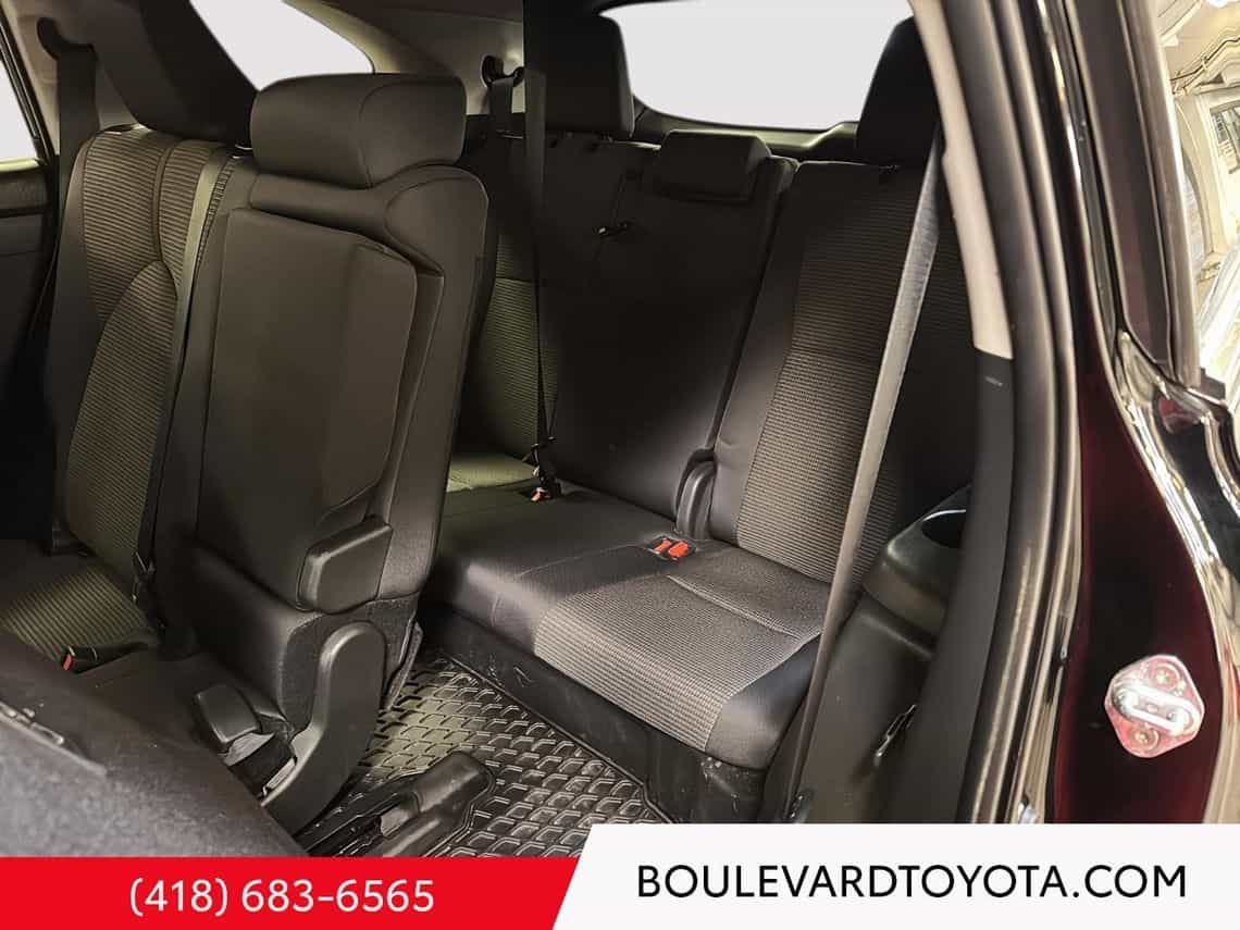 2024 Toyota Highlander Le - Image 28