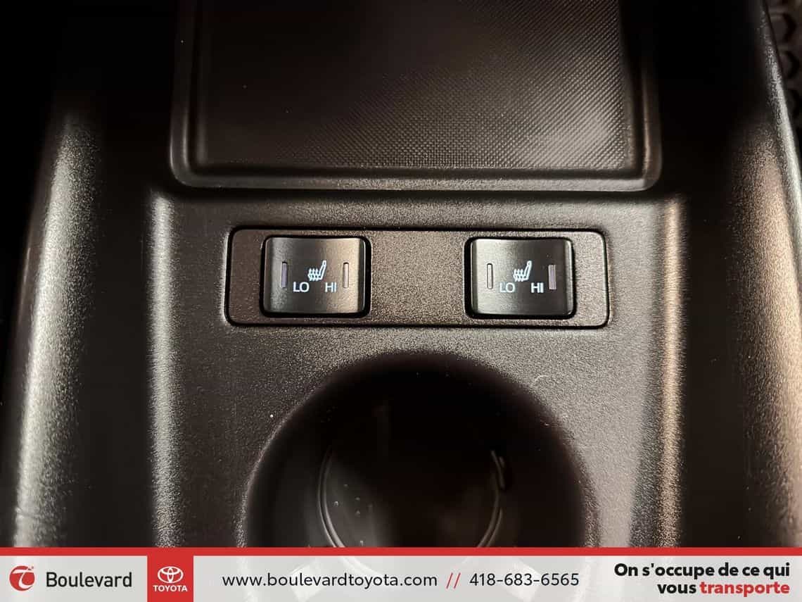 2022 Toyota Prius Base - Image 16