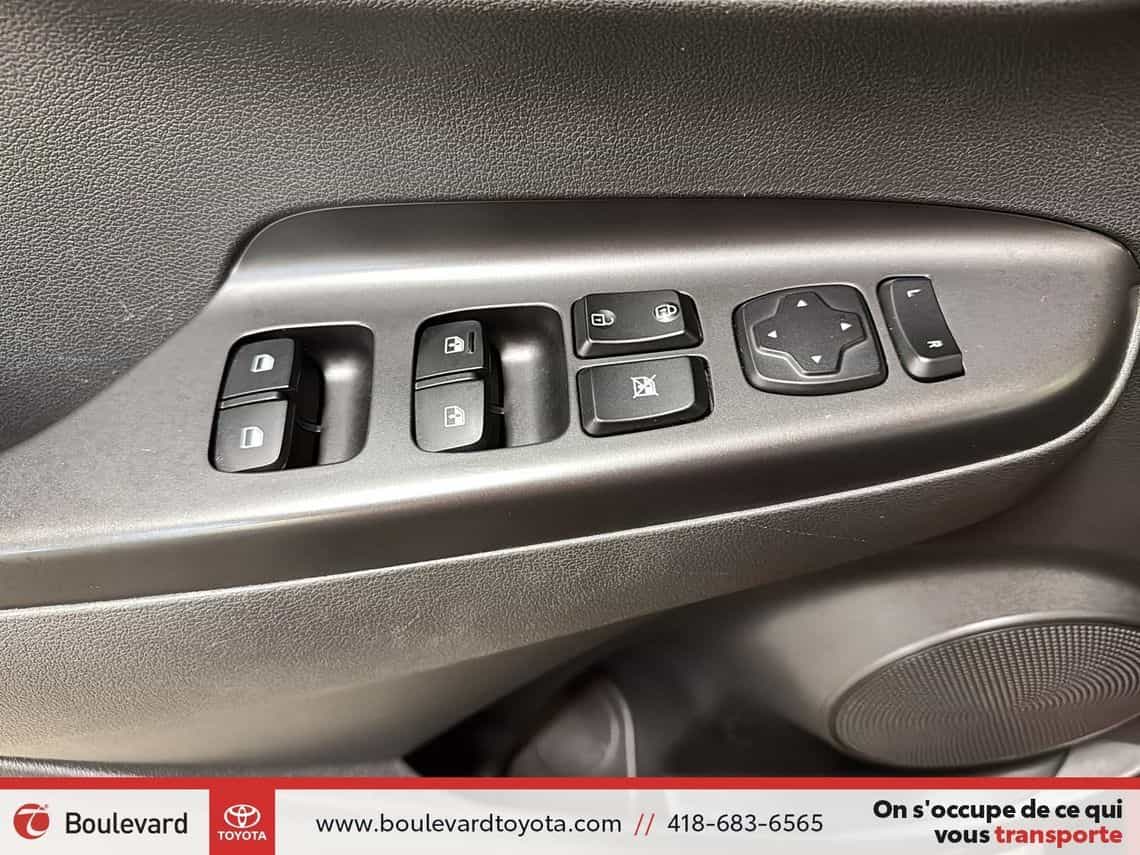 2023 Hyundai Kona Se - Image 9