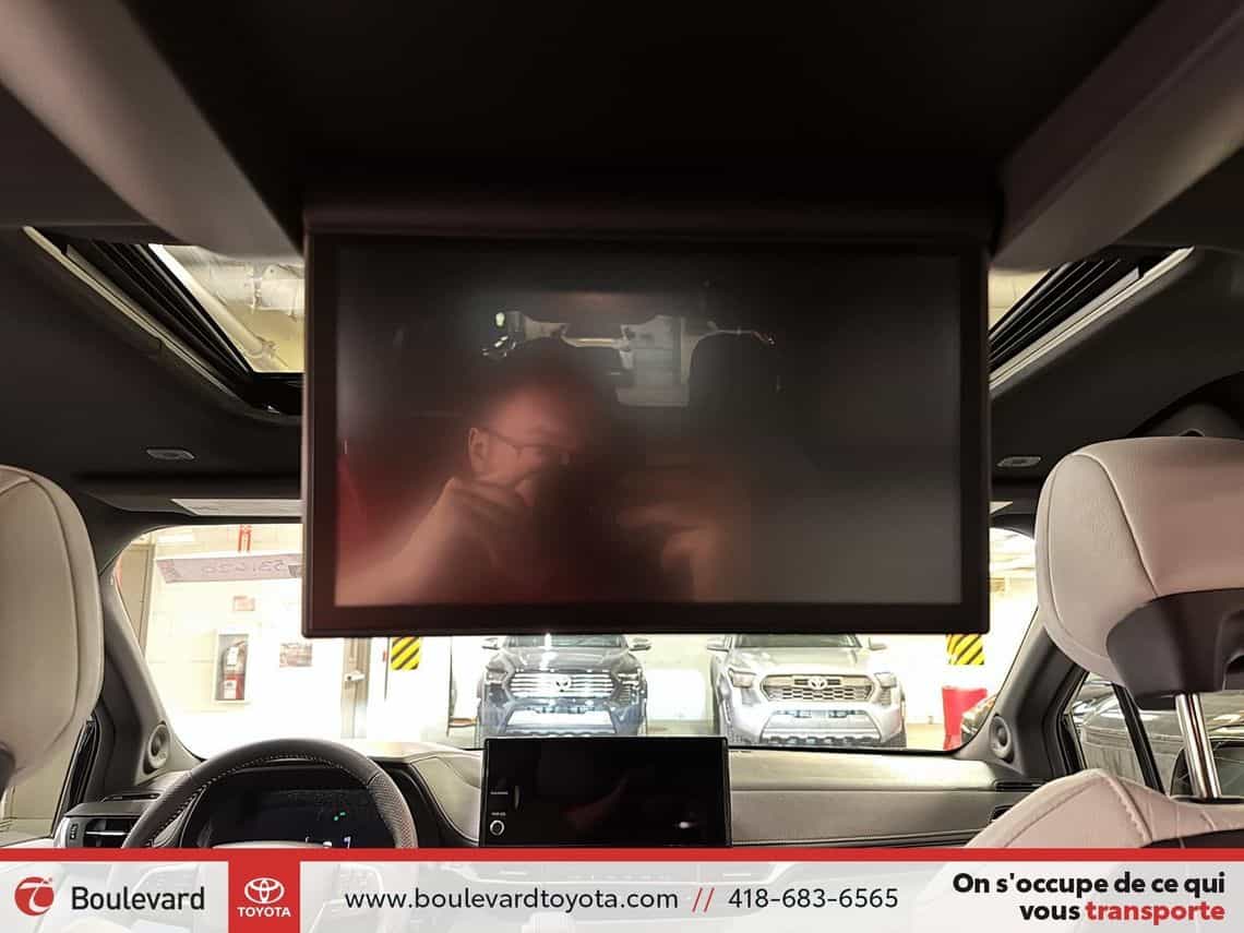 2025 Toyota Sienna Xse Hybride - Image 42