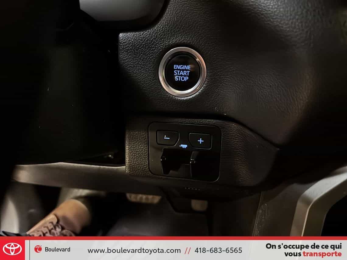 2022 Toyota Tundra Limited - Image 32