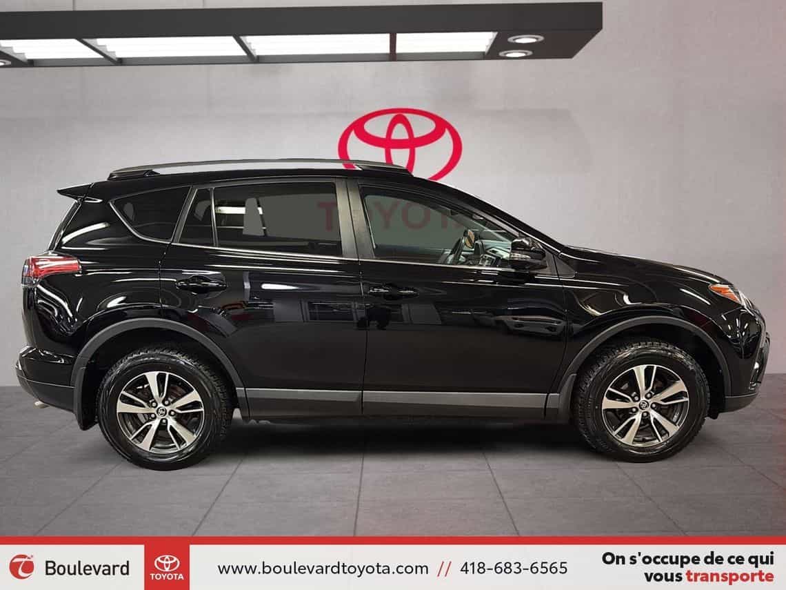 2018 Toyota Rav4 Le - Image 3