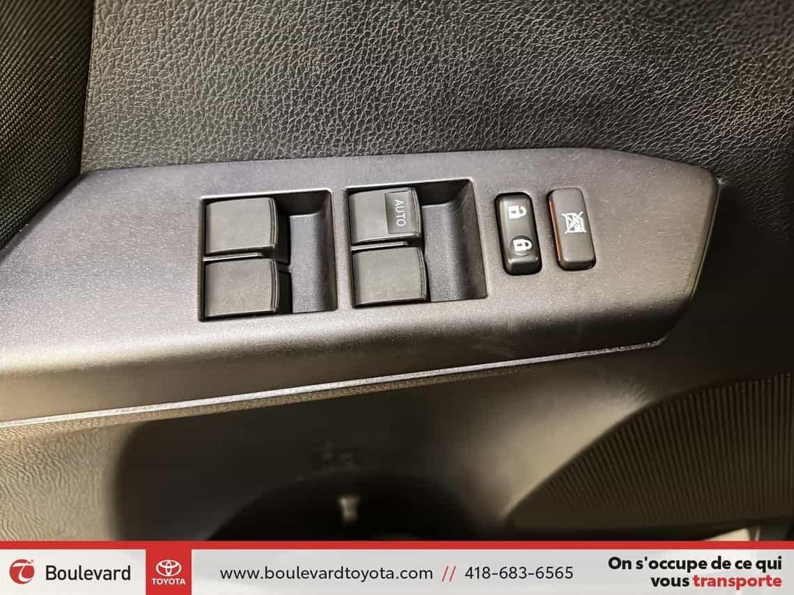 2018 Toyota Rav4 Le - Image 9