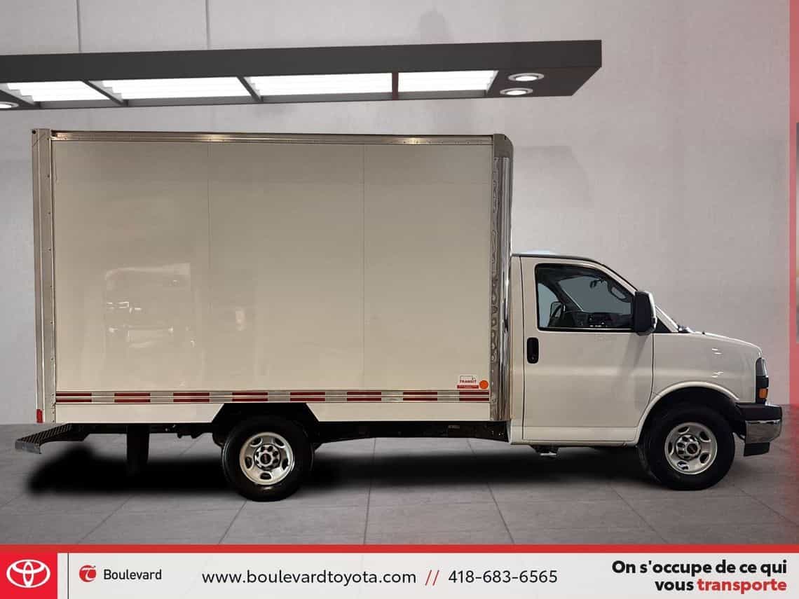 Image 3 GMC Savana 3500 Cube 2023