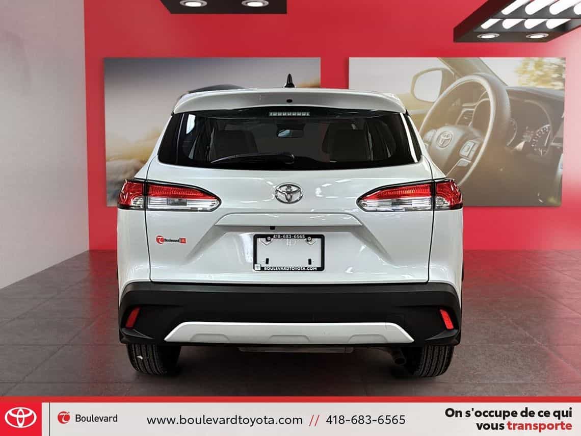 2023 Toyota Corolla Cross L - Image 5