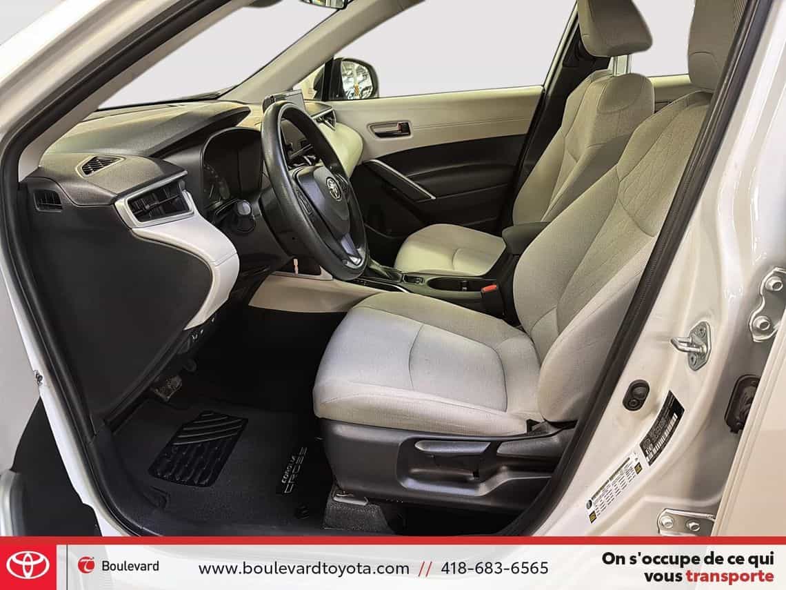 2023 Toyota Corolla Cross L - Image 10