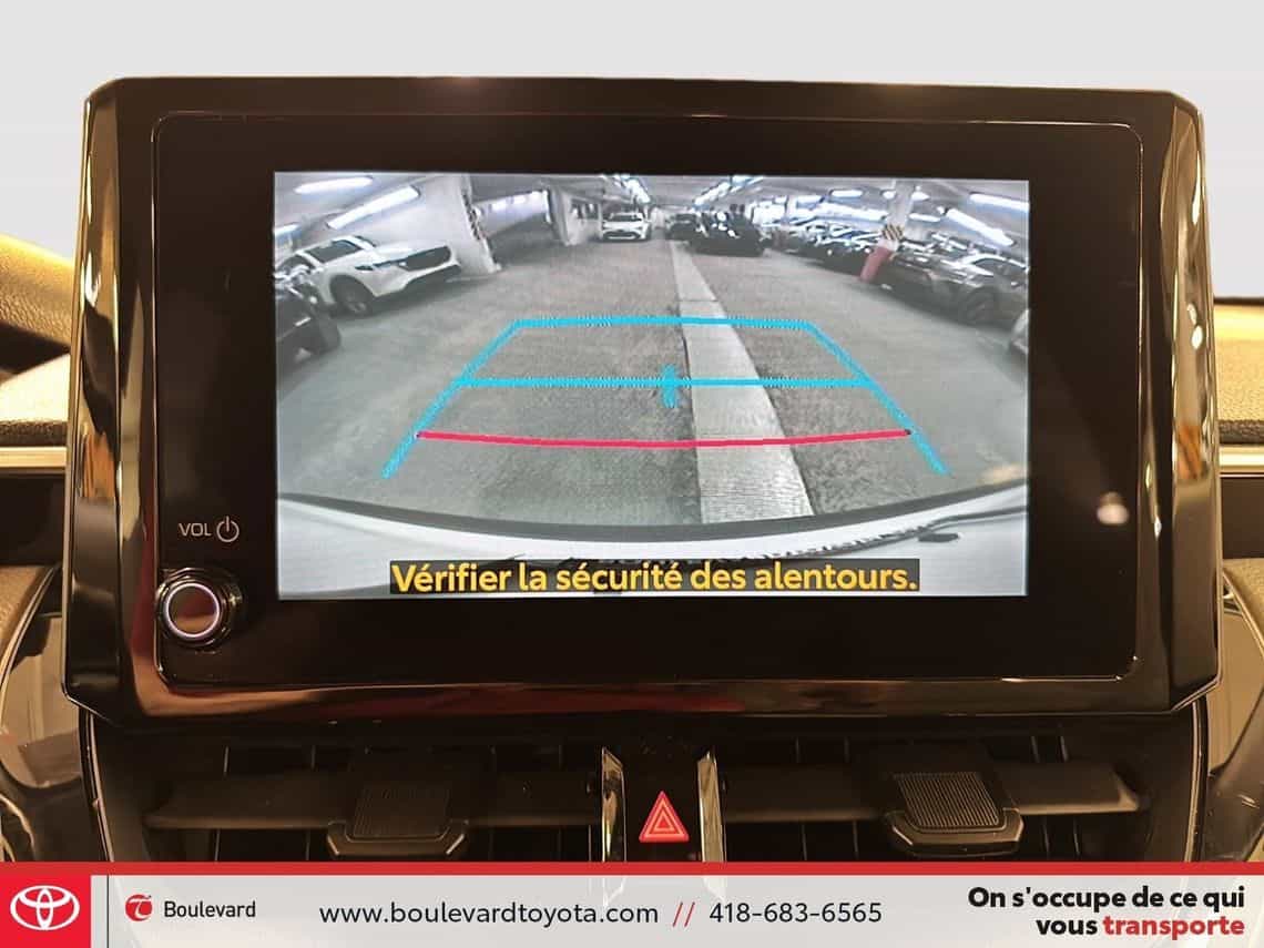 2023 Toyota Corolla Cross L - Image 17