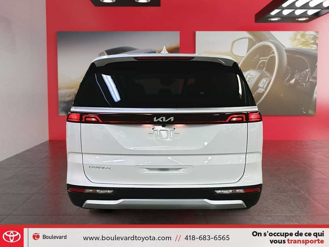 2024 Kia Carnival Lx - Image 8