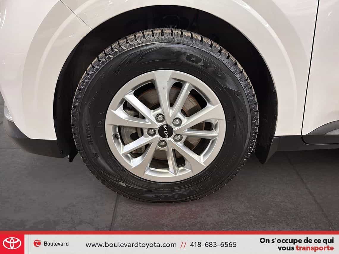 2024 Kia Carnival Lx - Image 13