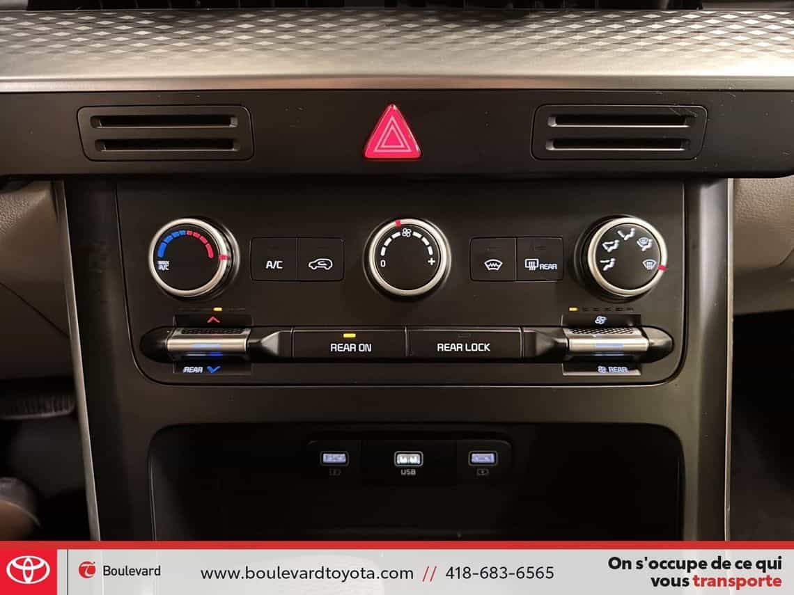 2024 Kia Carnival Lx - Image 26