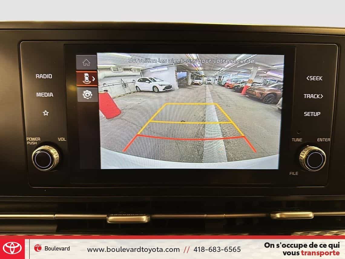 2024 Kia Carnival Lx - Image 27