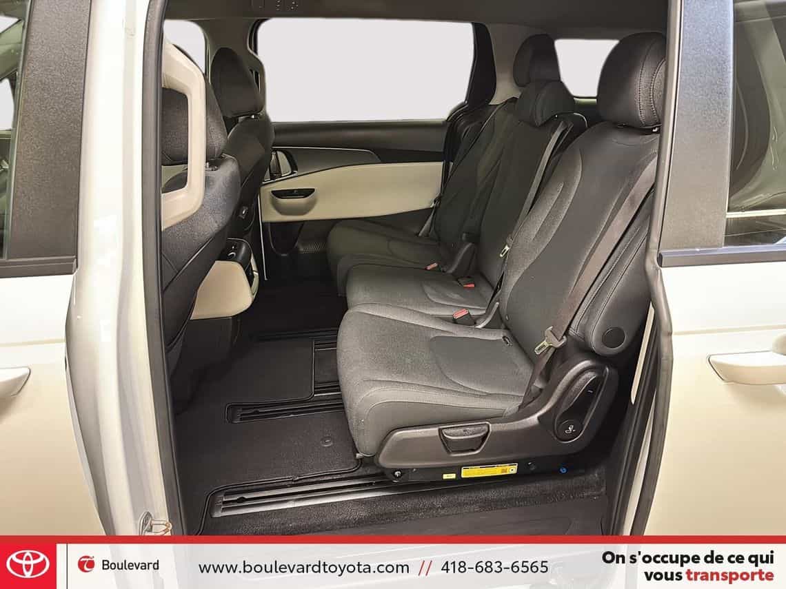 2024 Kia Carnival Lx - Image 36