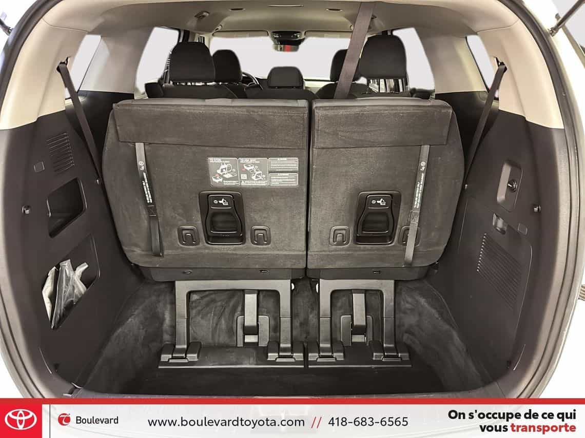 2024 Kia Carnival Lx - Image 40