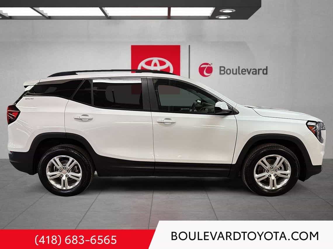 2024 GMC Terrain Sle - Image 3