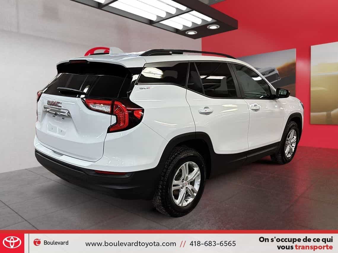 2024 GMC Terrain Sle - Image 4