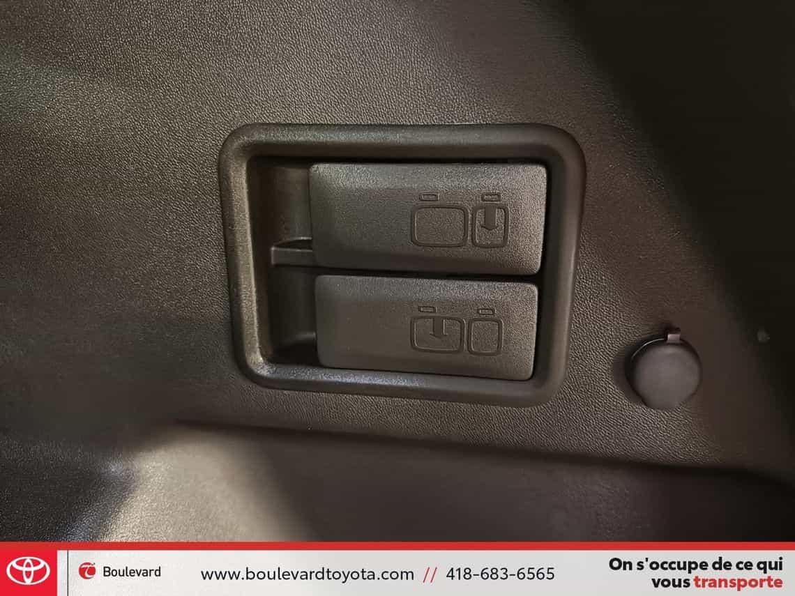 2024 GMC Terrain Sle - Image 24