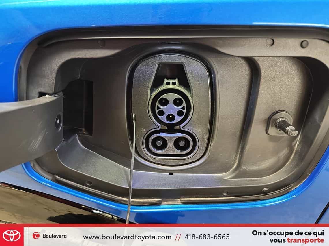 2025 Chevrolet Equinox Rs - Image 2