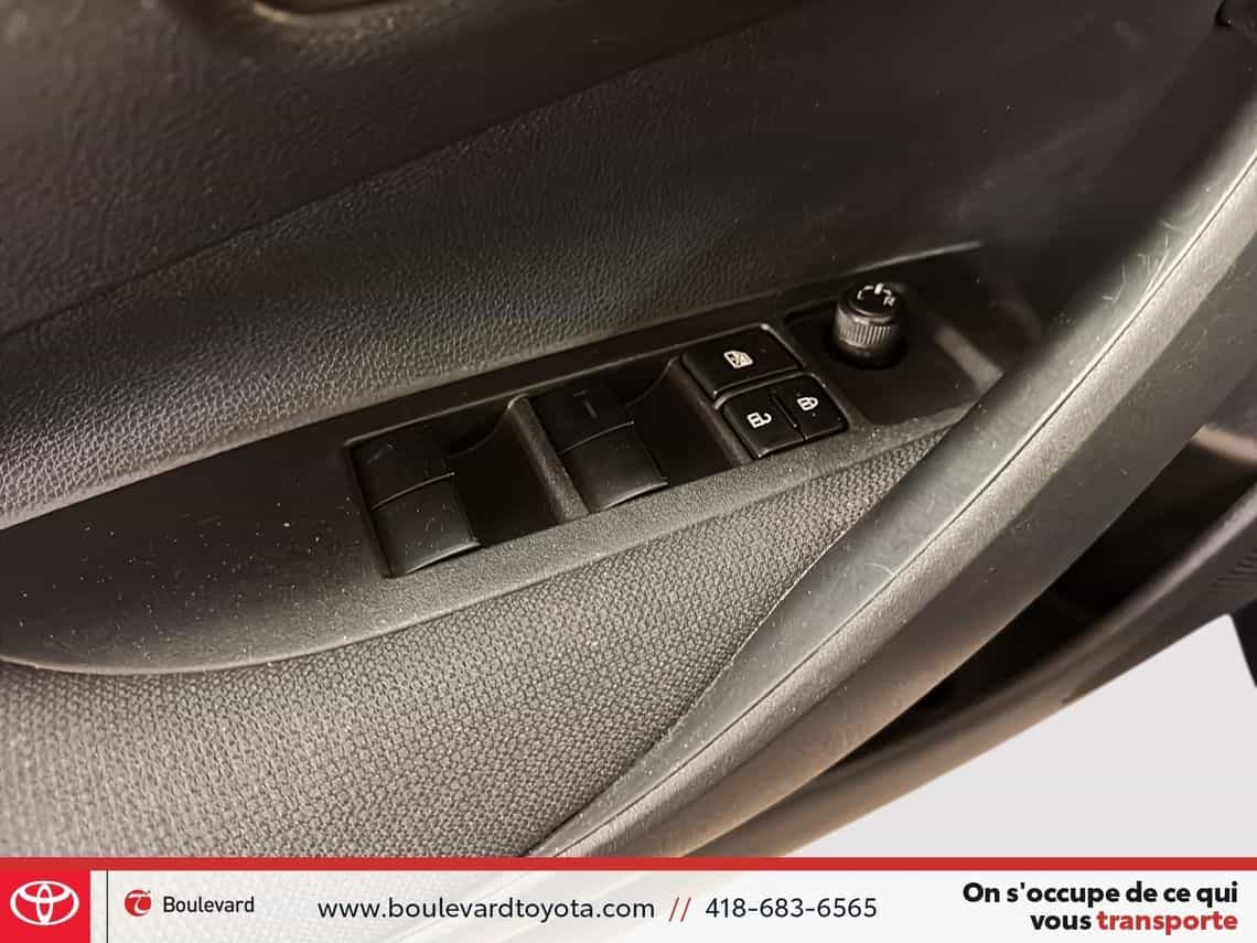 2022 Toyota Corolla Le - Image 9