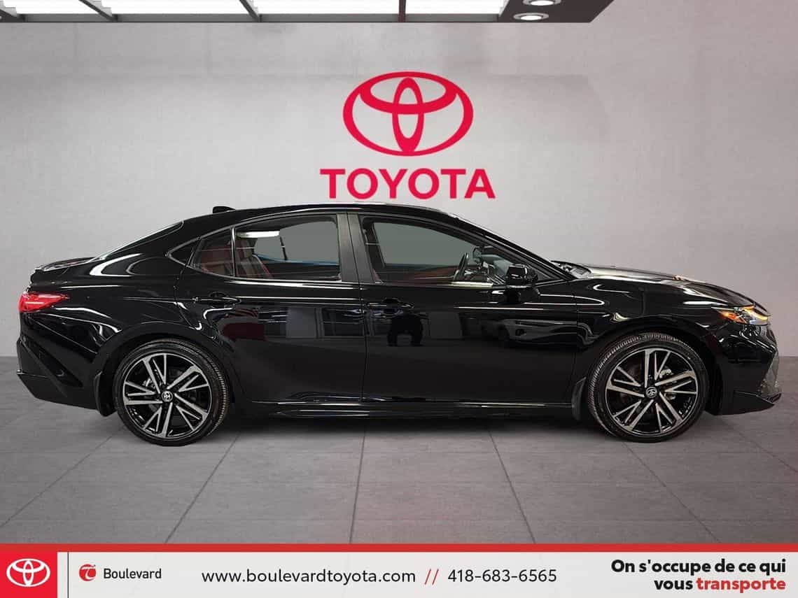 2025 Toyota Camry Xse Hybride - Image 3