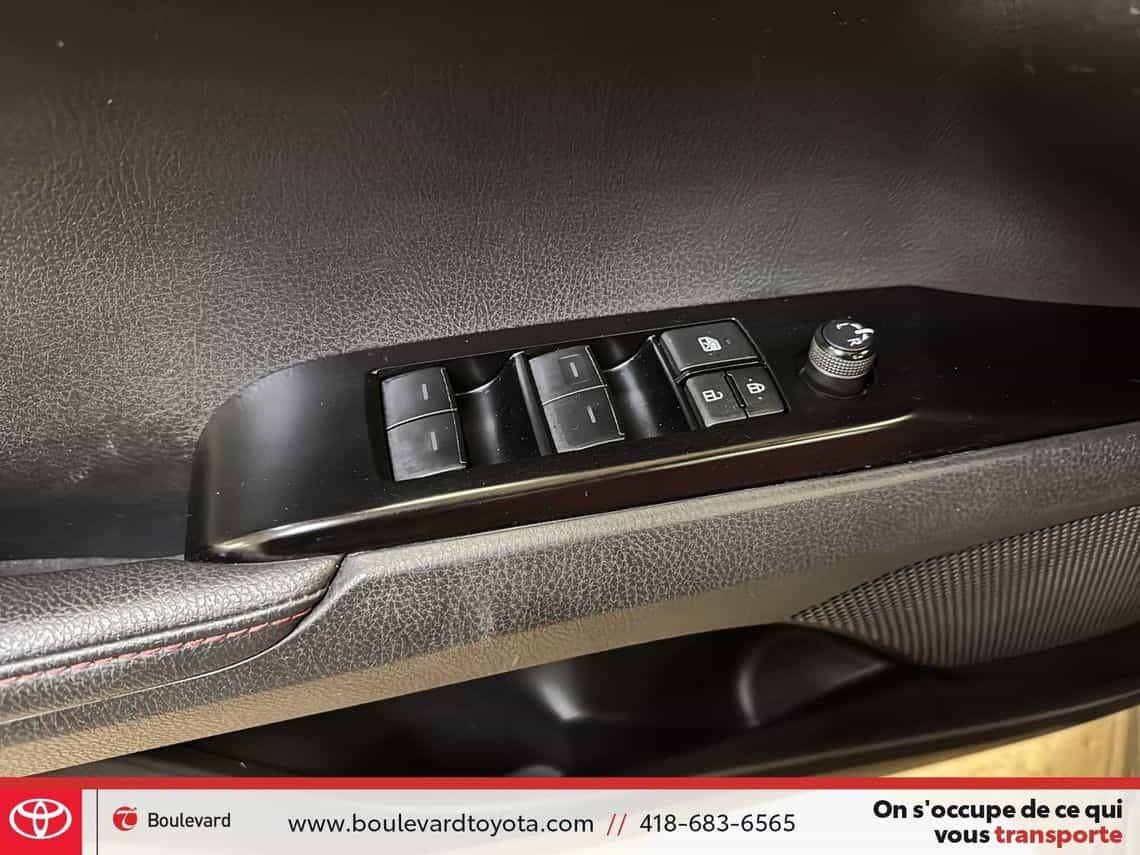 2025 Toyota Camry Xse Hybride - Image 9