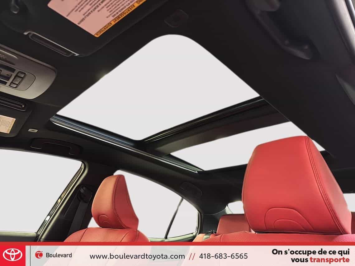 2025 Toyota Camry Xse Hybride - Image 13