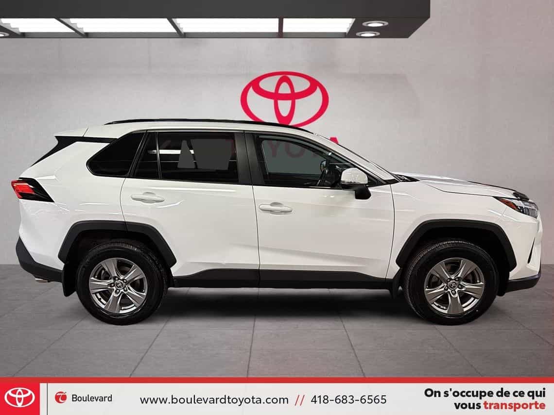 2022 Toyota Rav4 Xle - Image 3