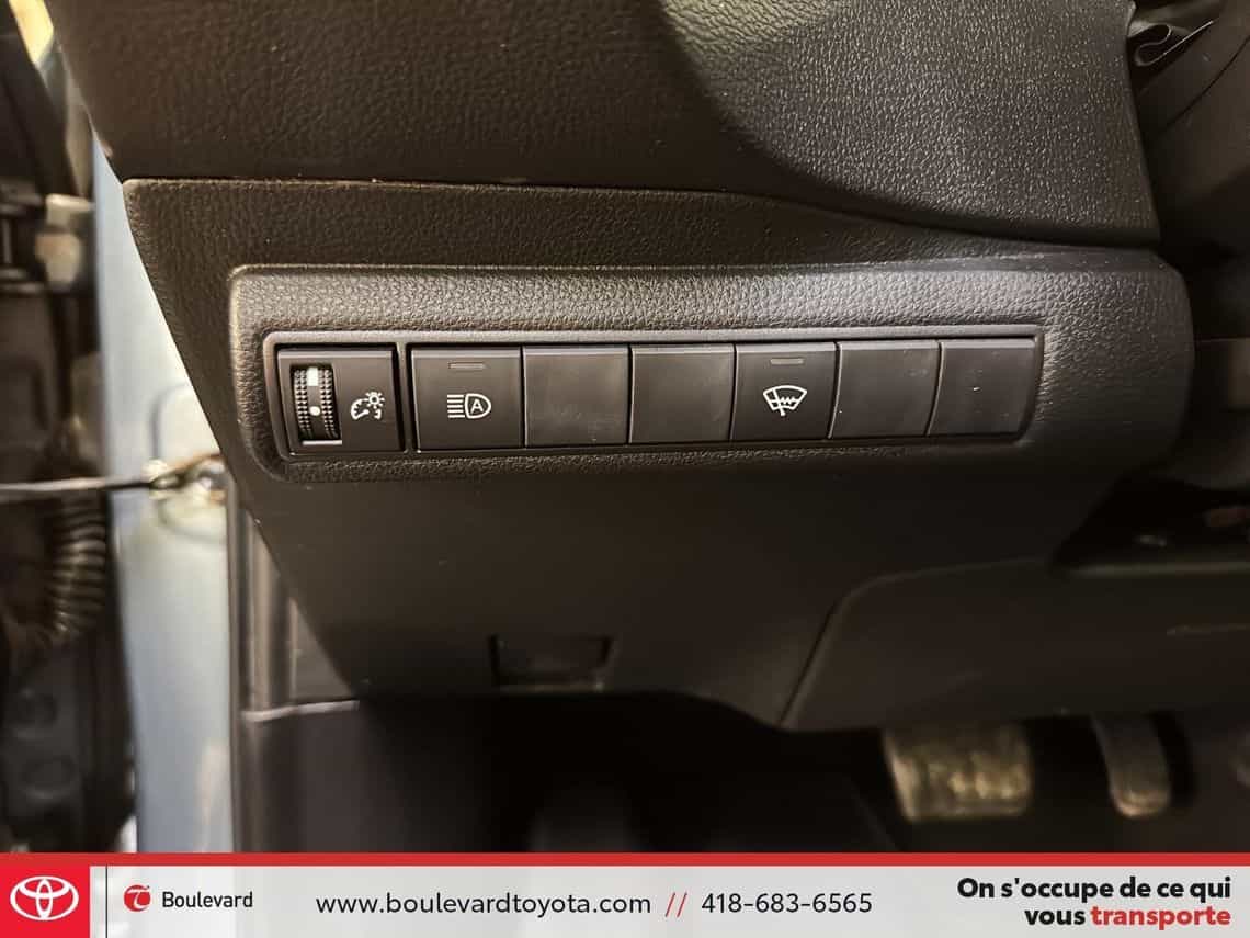 2022 Toyota Corolla Le - Image 13