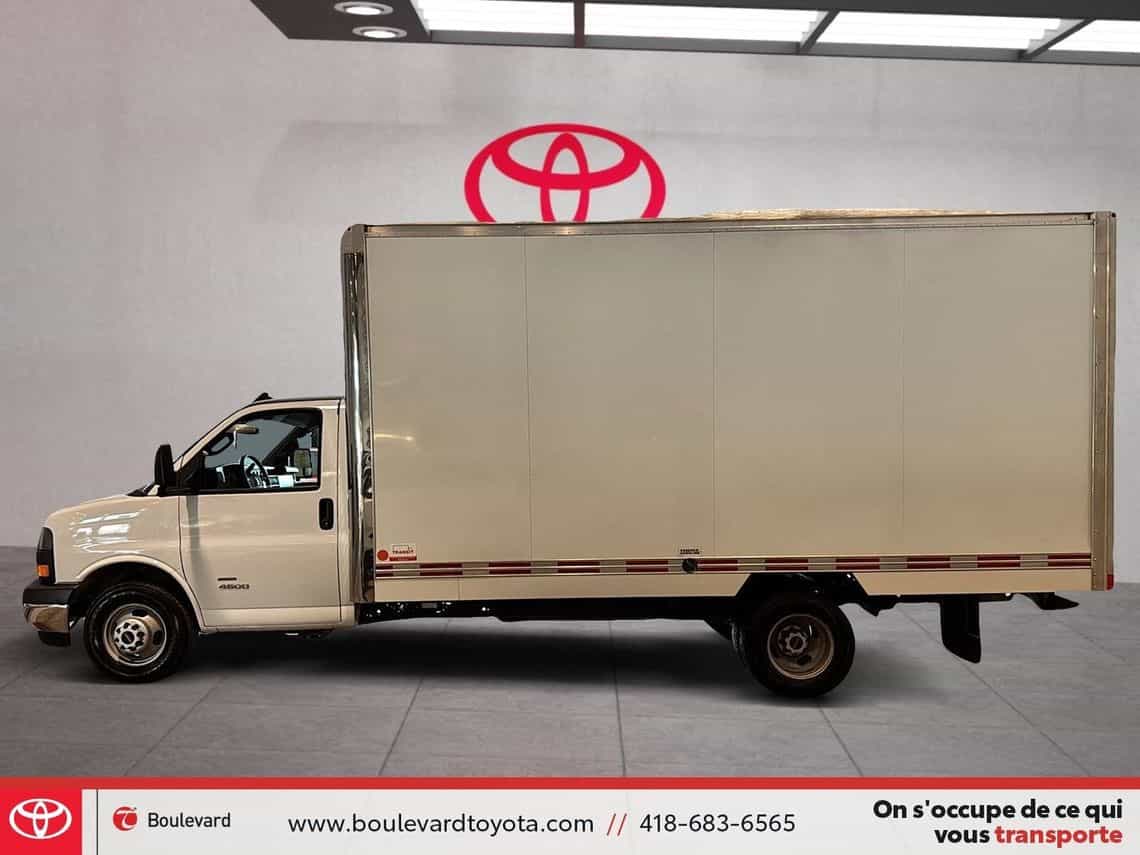 2024 GMC Savana 4500 Cube - Image 7