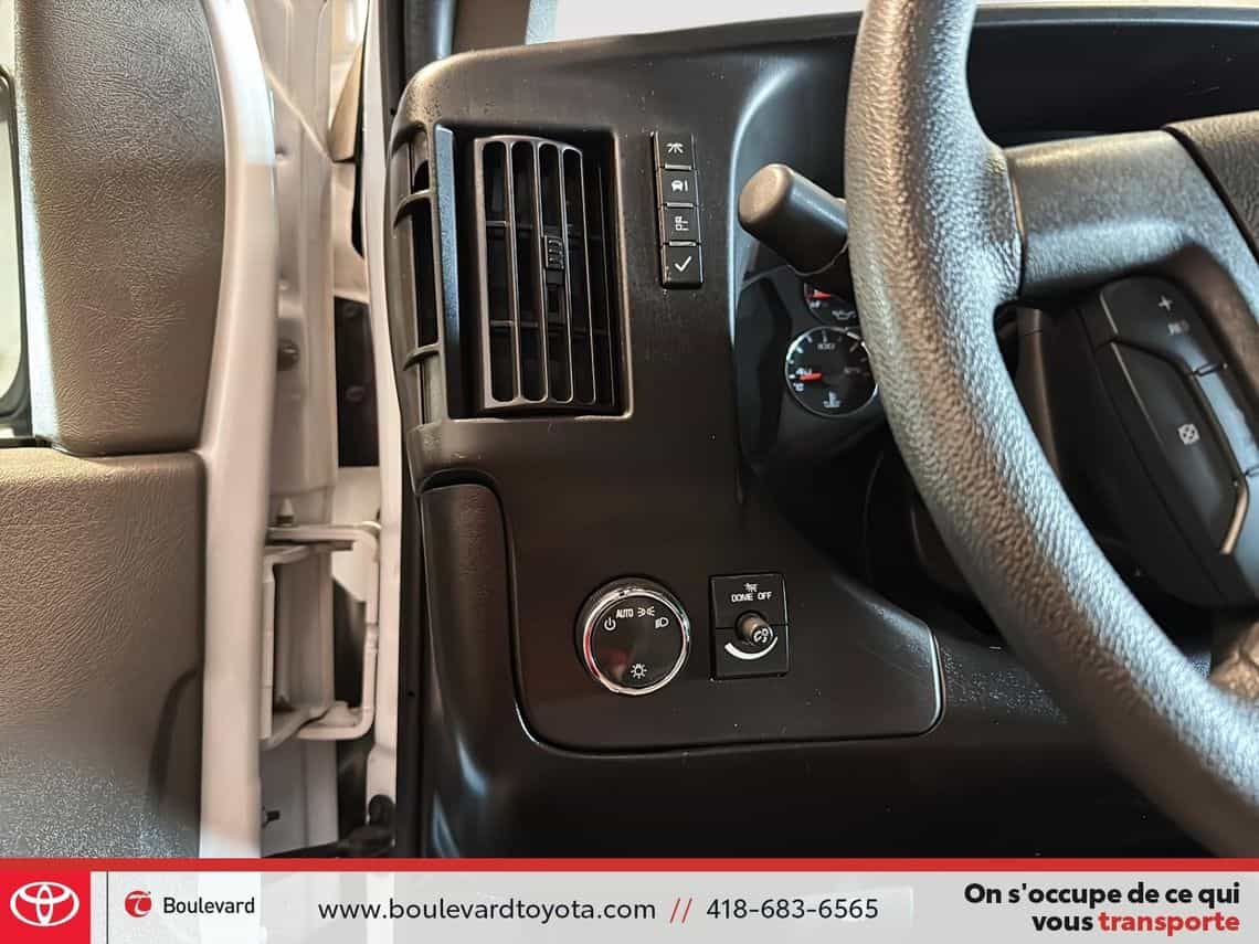 2024 GMC Savana 4500 Cube - Image 13