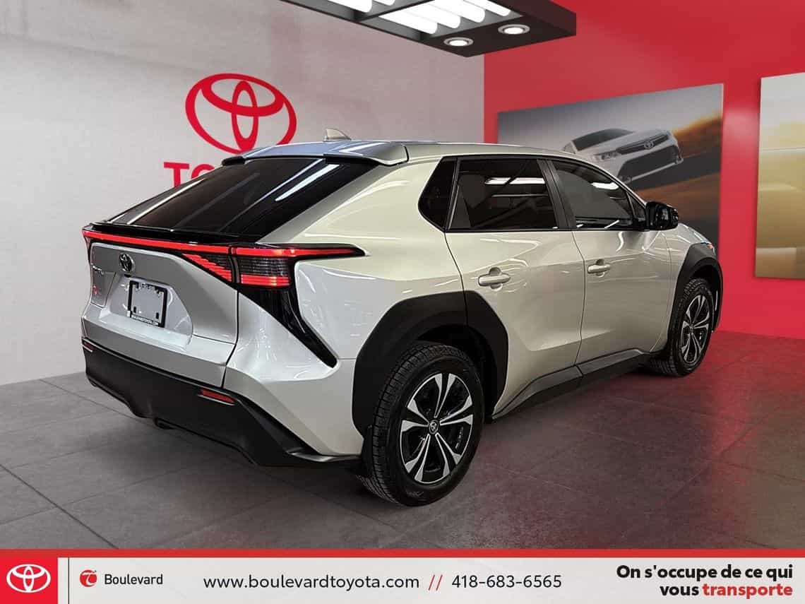 2023 Toyota BZ4X Le - Image 5