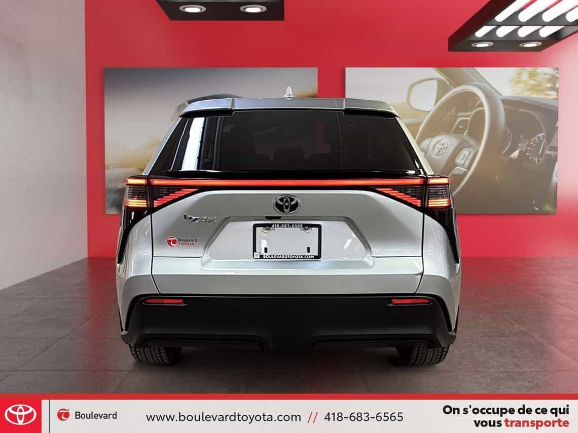 2023 Toyota BZ4X Le - Image 7